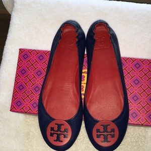 Minnie travel ballet with logo